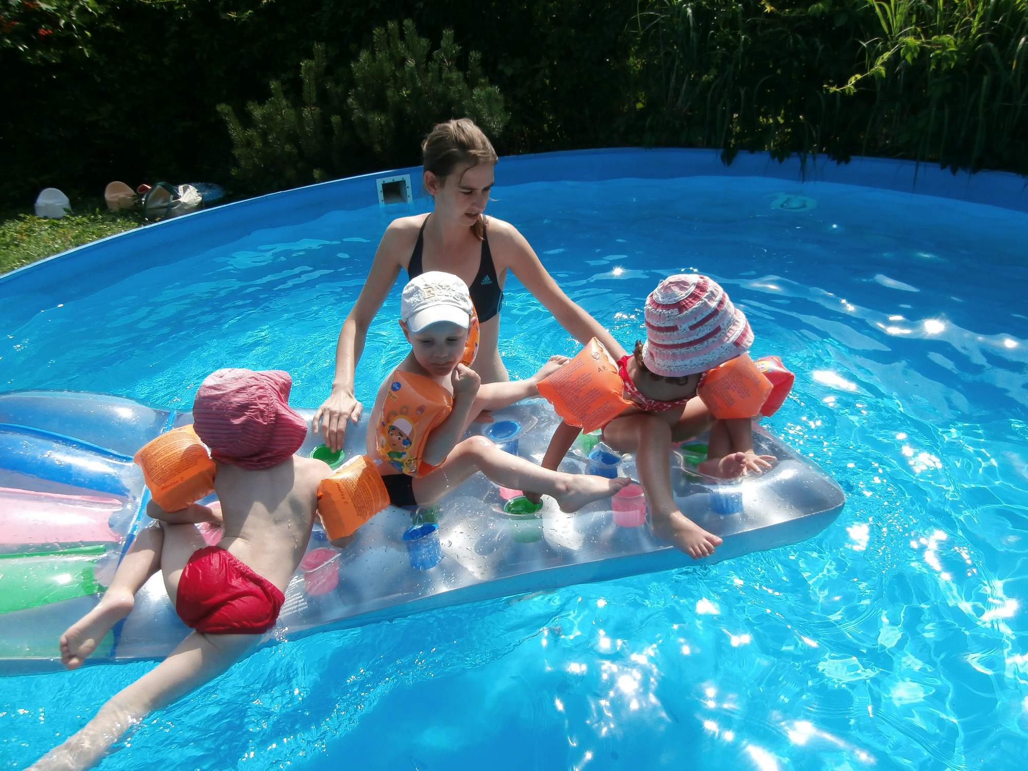 rajce.idnes. koupani naše první koupání v bazénu – Miniškolka Ententýky z.s. - dětská skupina –  album na Rajčeti