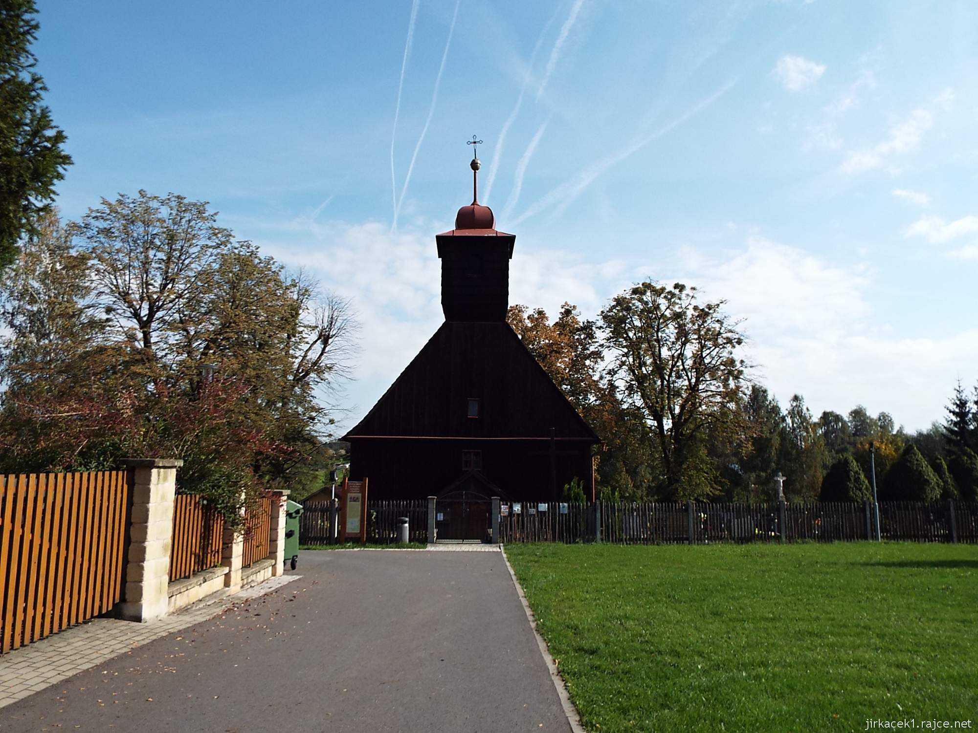 Řepiště - kostel sv. Michaela archanděla 02 - čelní pohled