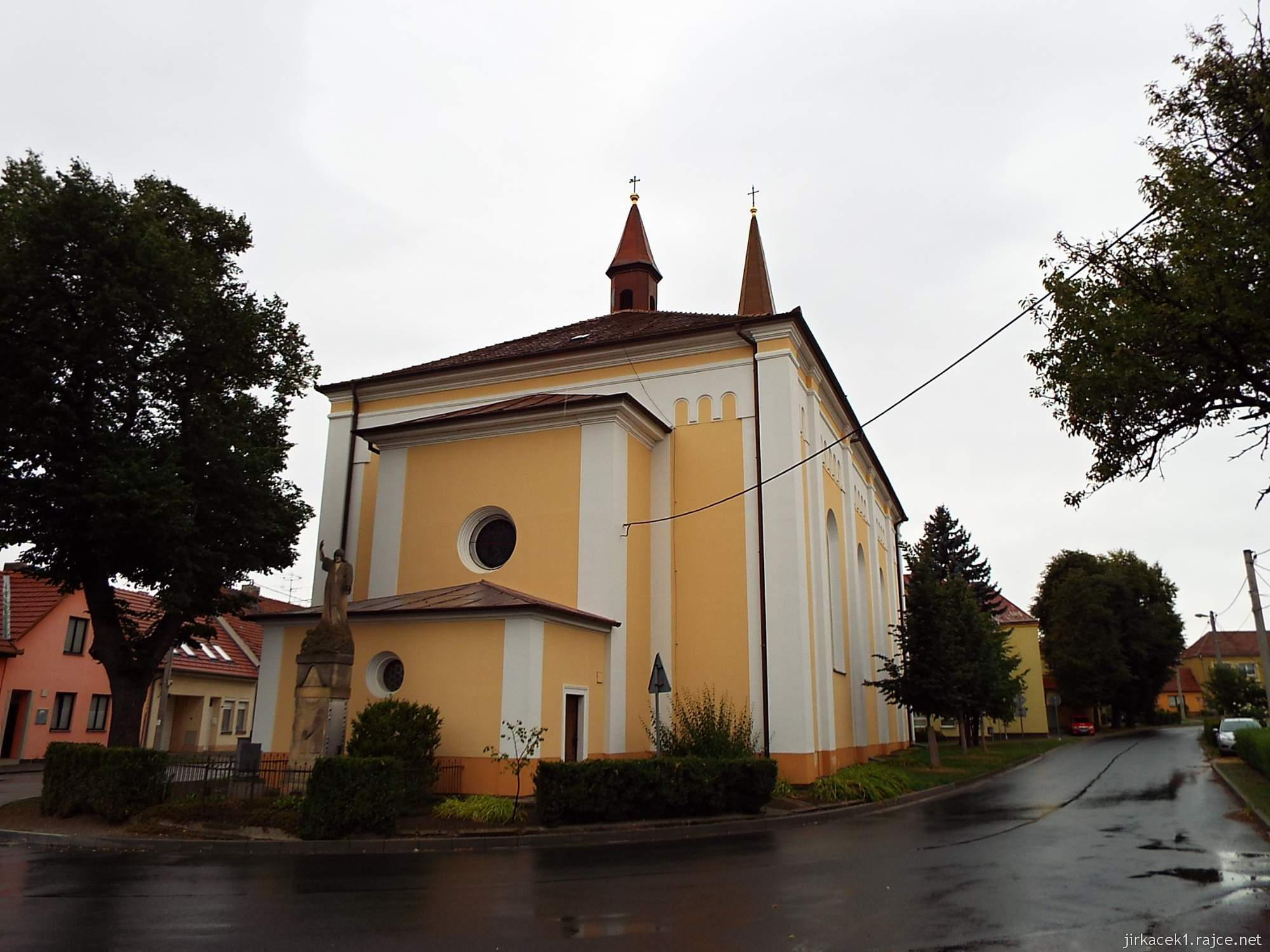Vranovice - kostel Navštívení Panny Marie - presbytář a sakristie