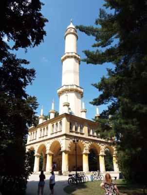 Lednice - rozhledna Minaret - celkový pohled