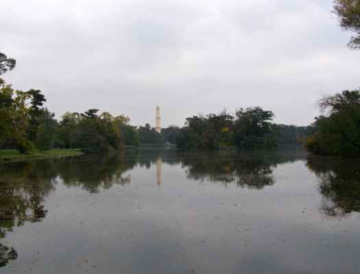 Lednice - rozhledna Minaret - pohled přes zámecké rybníky
