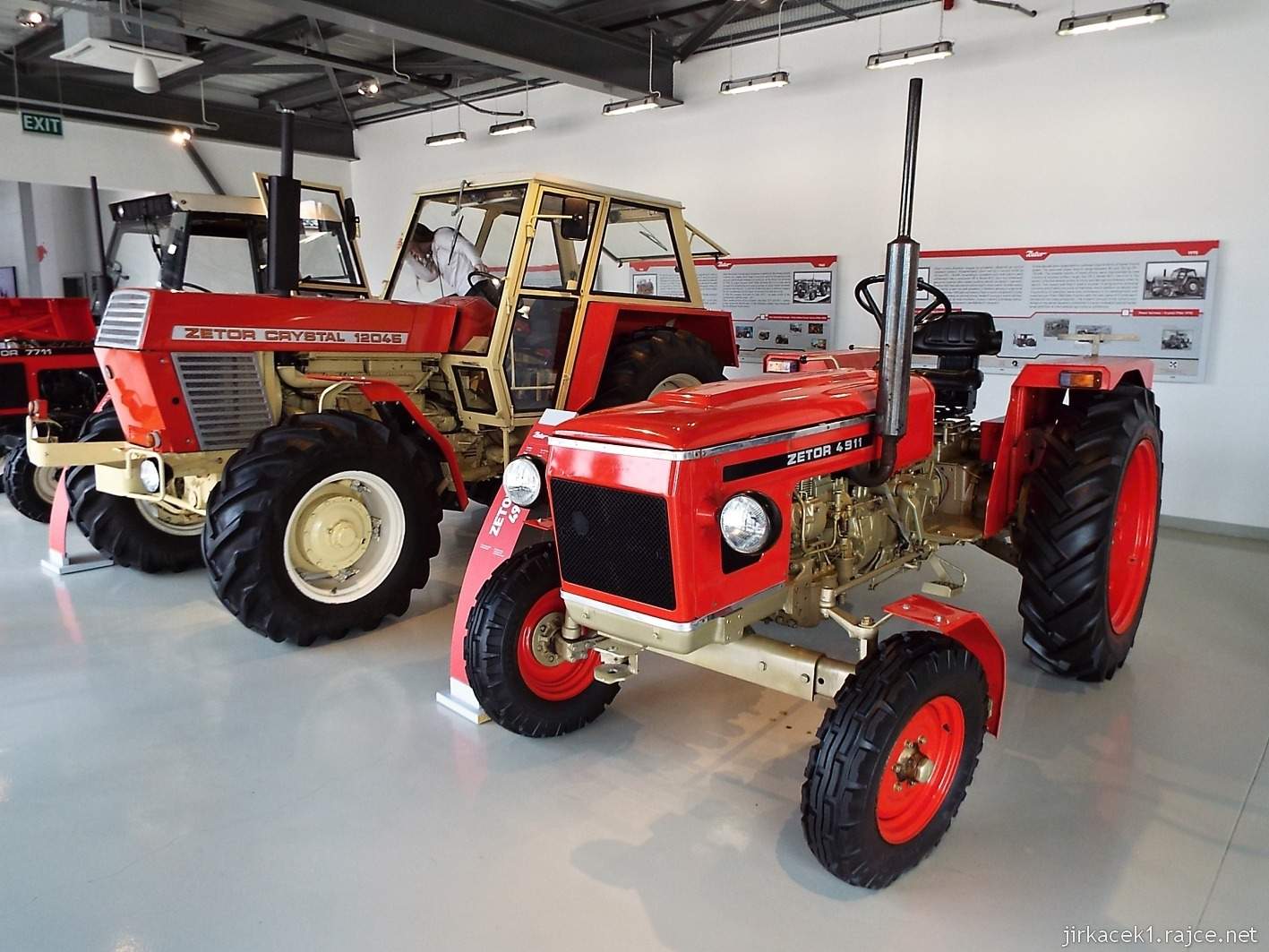 A - Brno - Zetor Gallery 22 - 4911 a CRYSTAL 12045 a Zetor 7711
