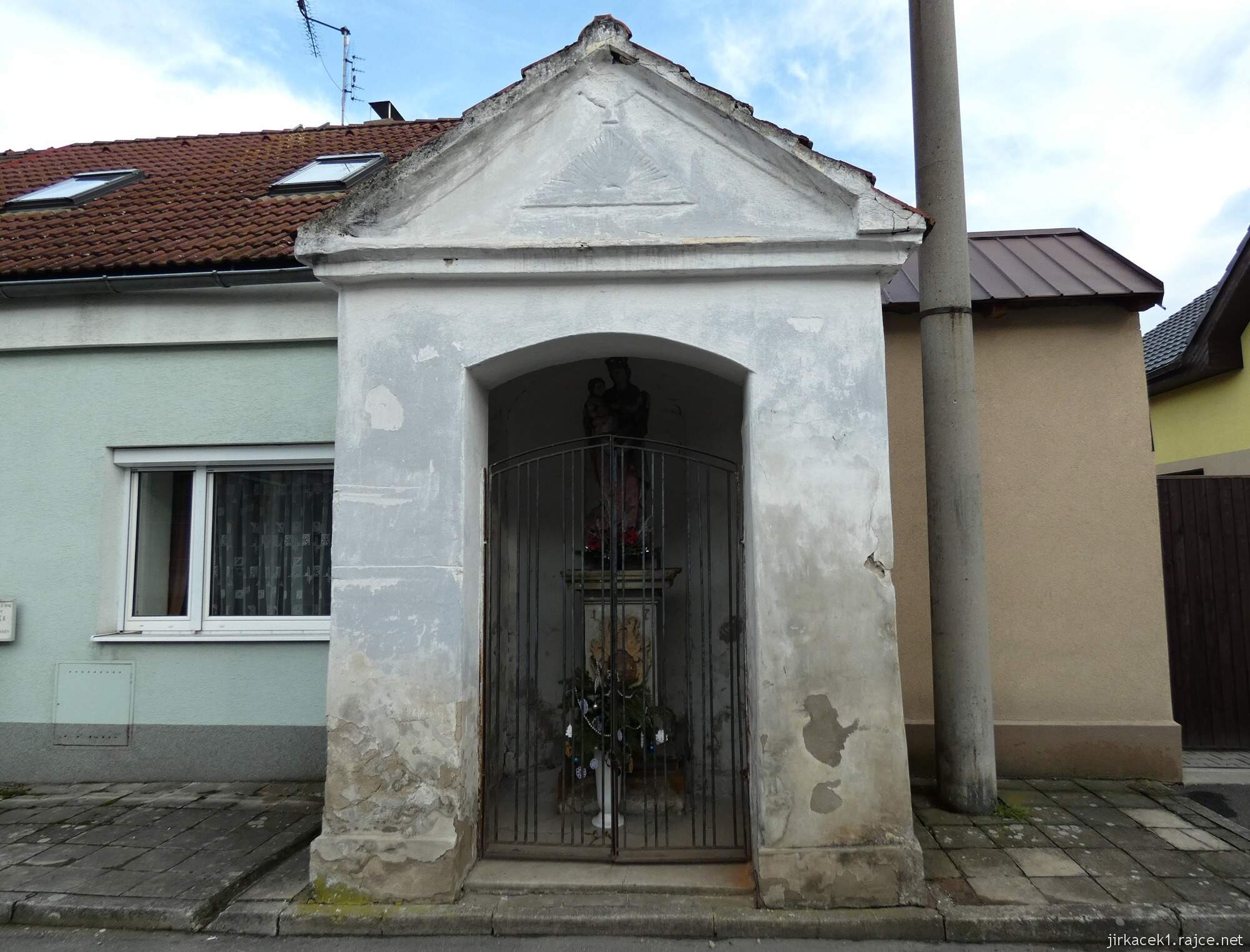 Choryně - kaple Panny Marie - celkový pohled