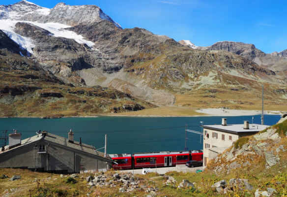 sedlo Bernina pass, zastávka vyhlídkového Bernina expresu