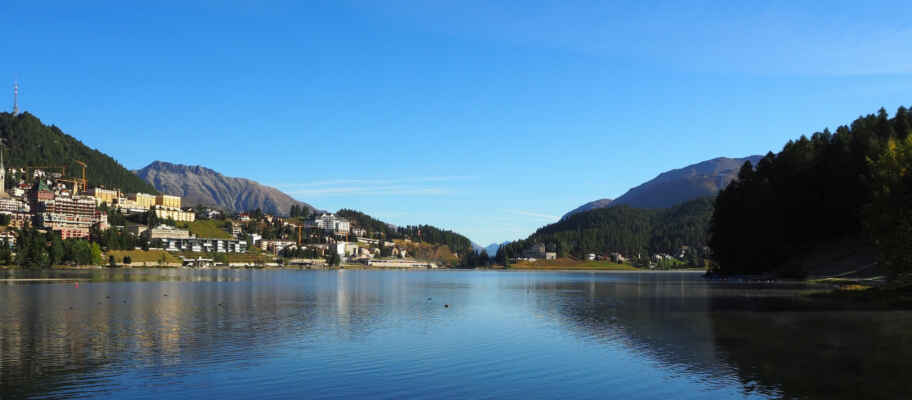 Sankt Moritz a jezero Moritzer See