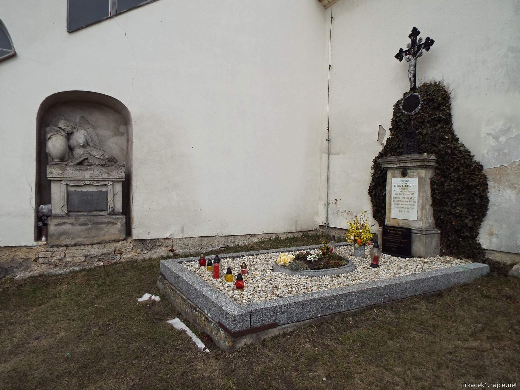 45 - Svitavy - Kostel sv. Jiljí 16 - hrob u kostela