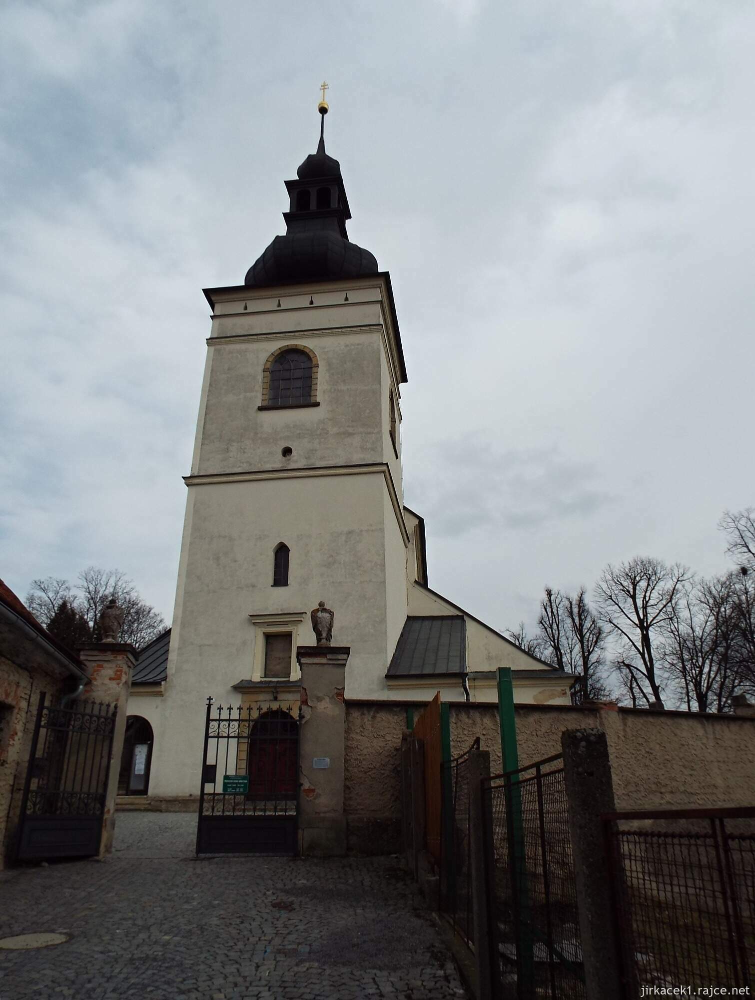 45 - Svitavy - Kostel sv. Jiljí 25 - věž a brána na hřbitov