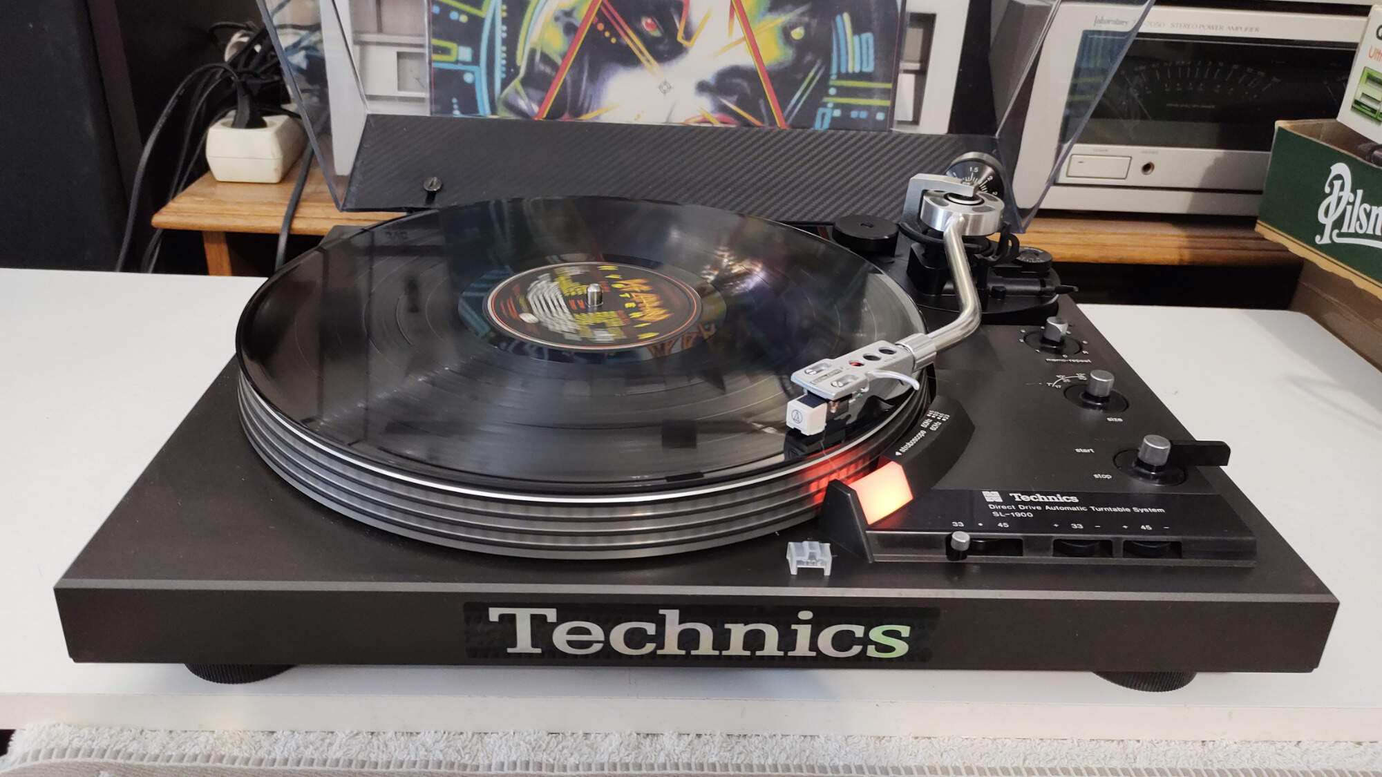 TECHNICS SL-1900 Fully-Automatic Record Player / Direct Drive