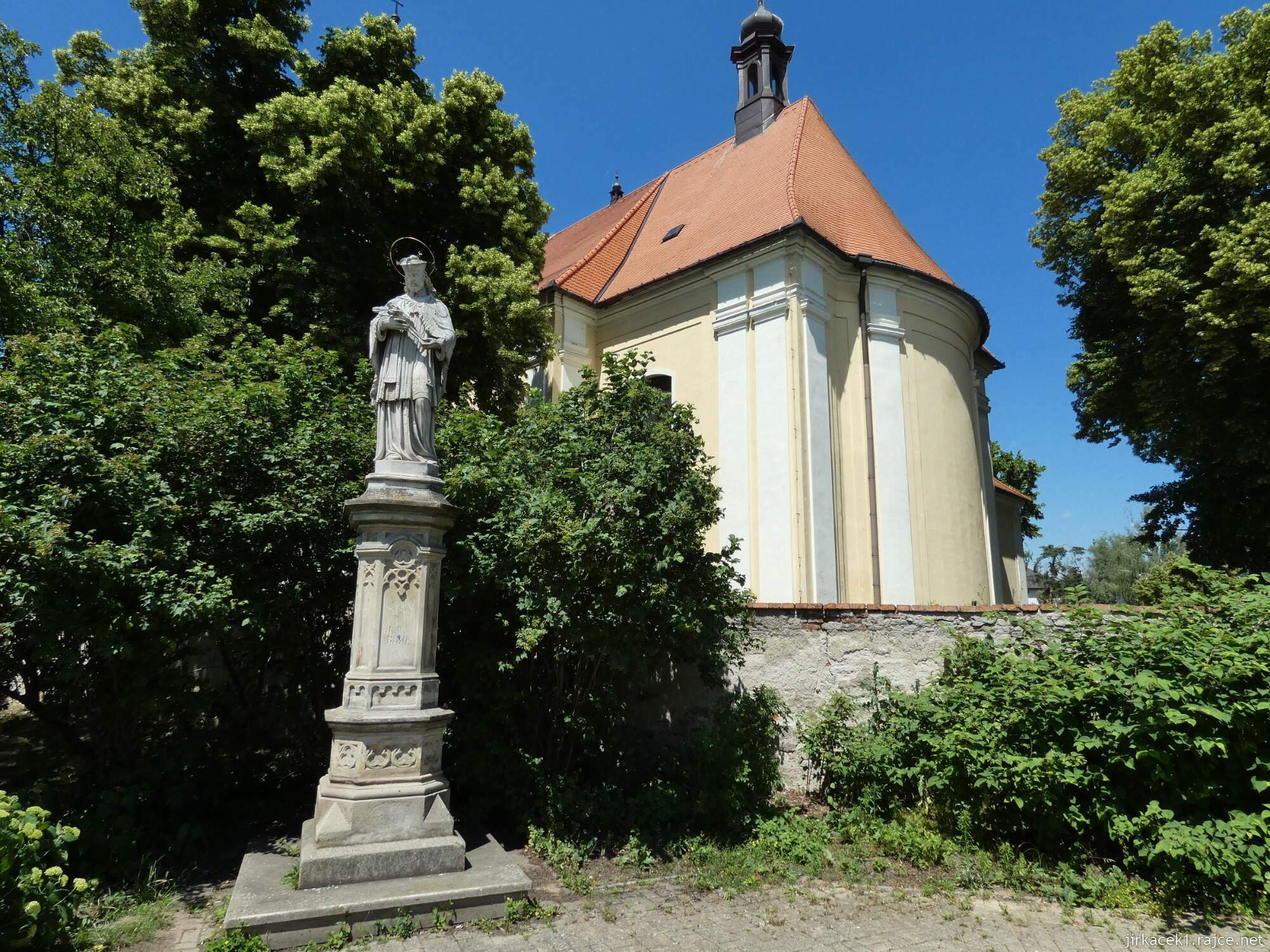 D - Hulín - Kostel sv. Václava 045 - socha sv. Jana Nepomuckého II