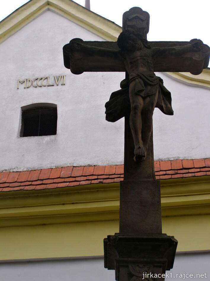 Chořelice - kaple sv. Floriána 2014 - kříž