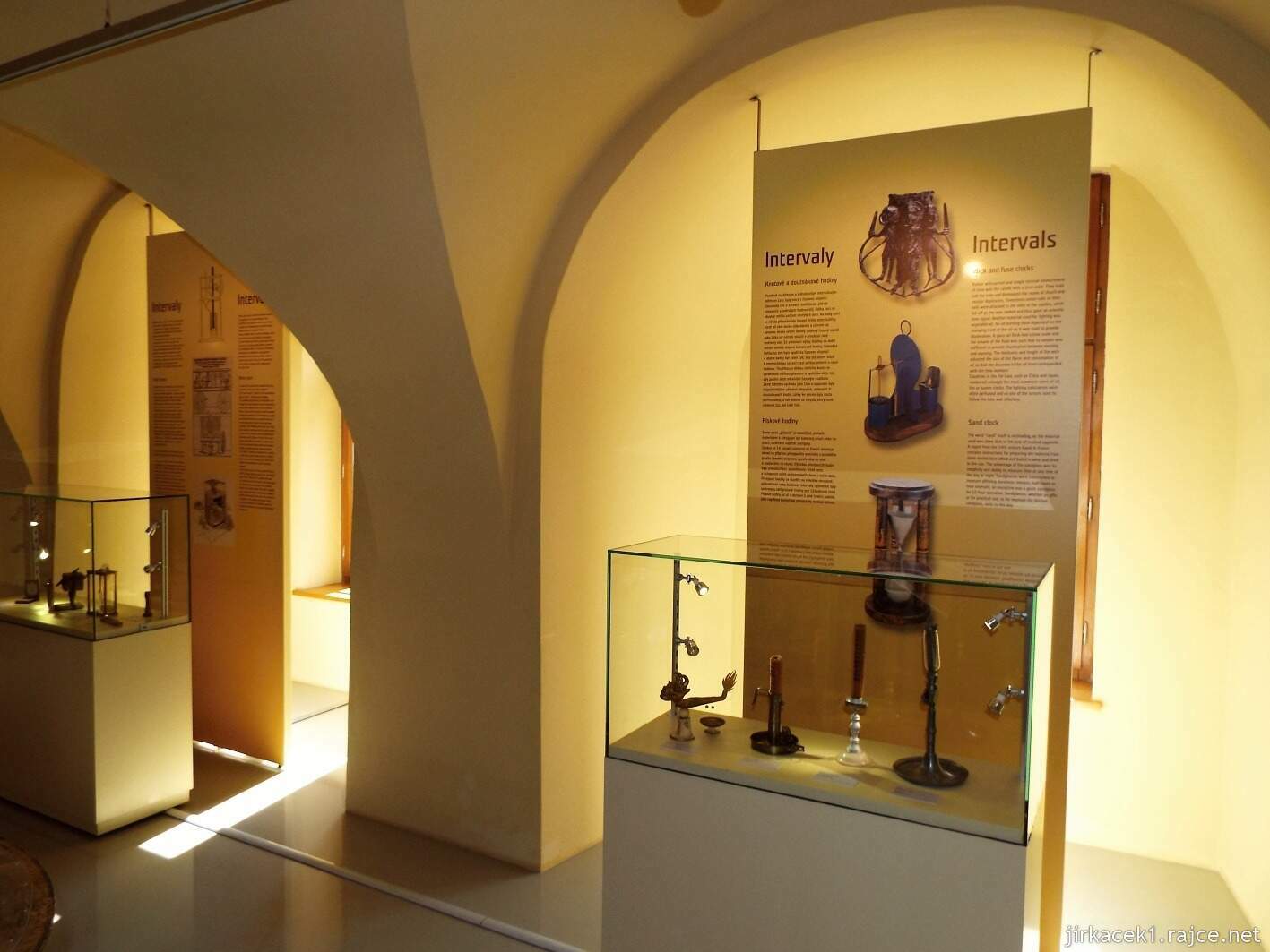 A - Šternberk - Expozice času 21 - Nejstarší hodiny