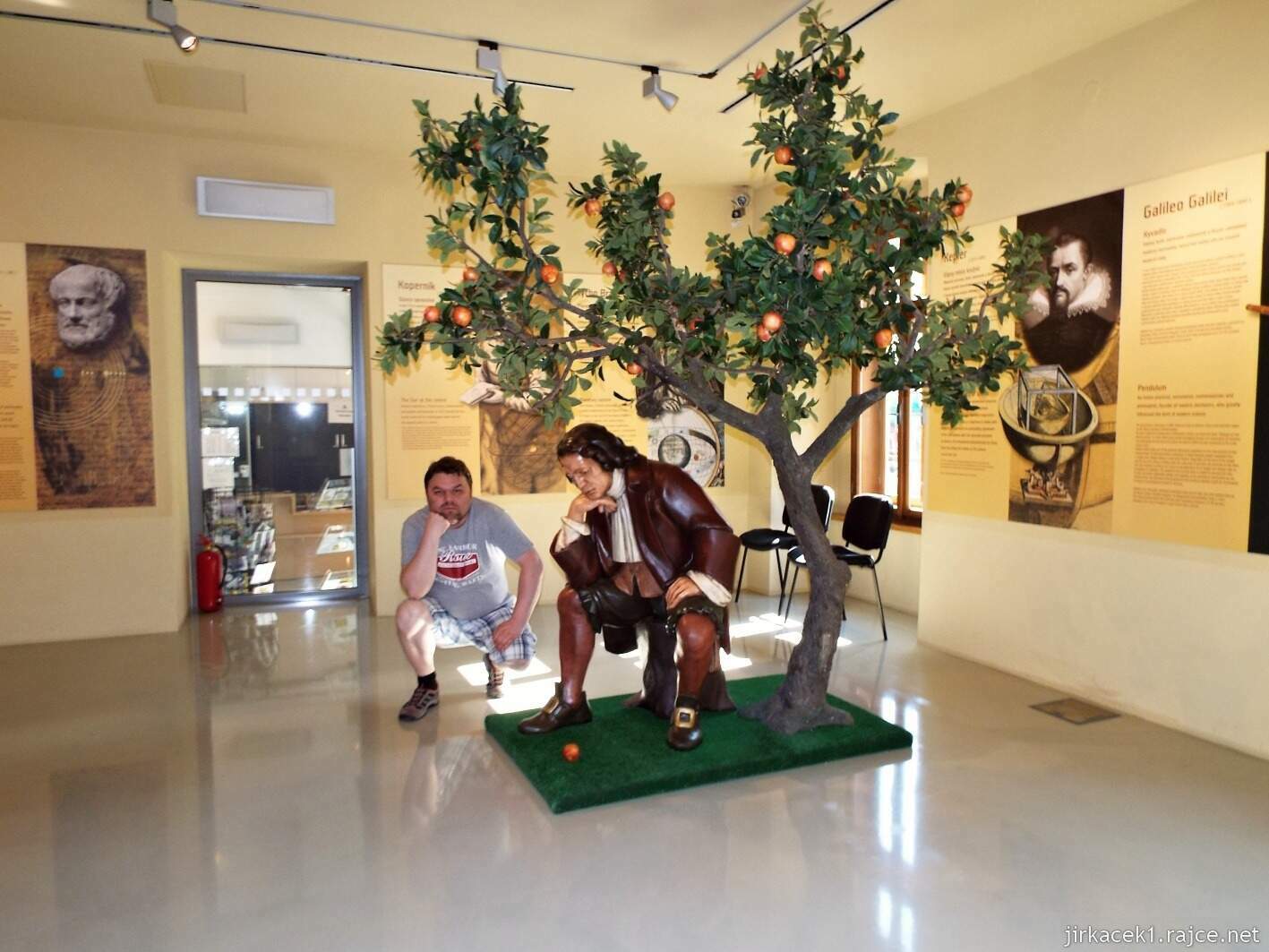 A - Šternberk - Expozice času 26 - sál myslitelů