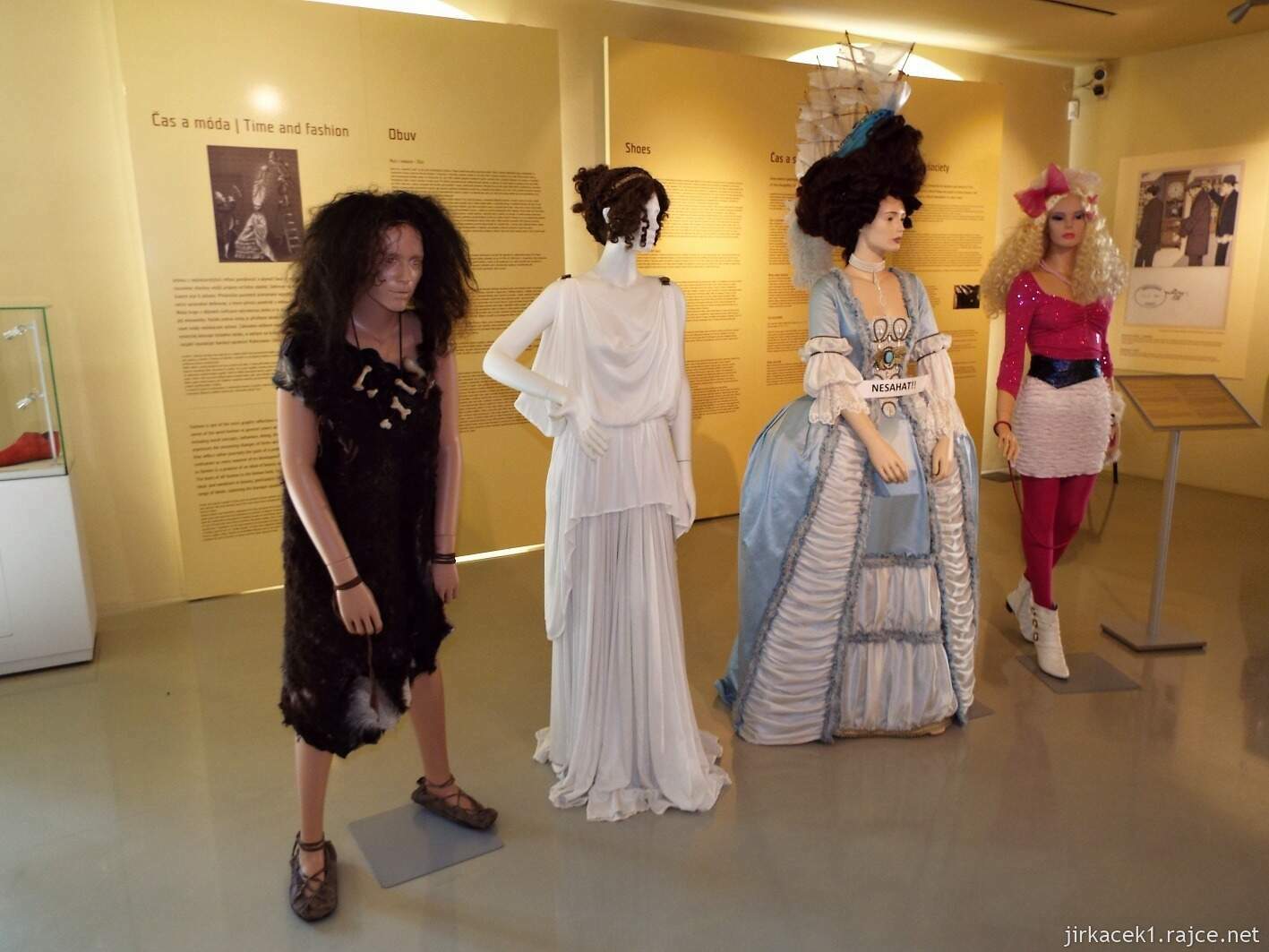 A - Šternberk - Expozice času 44 - Čas ve výtvarném umění a v hudbě