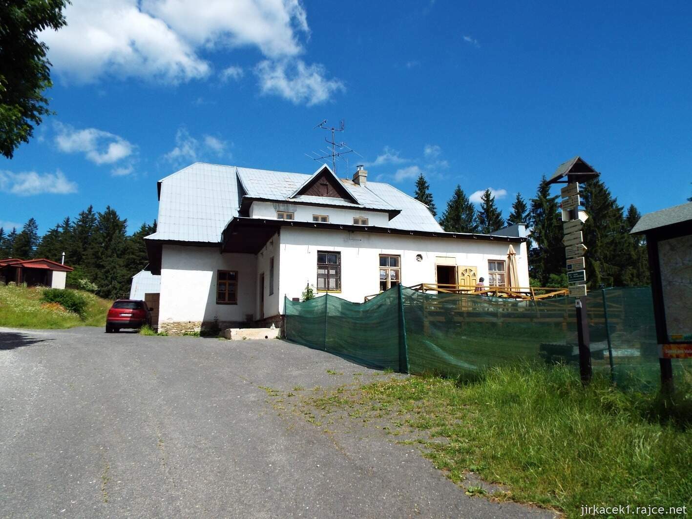 034 - Třeštík 01 - turistická chata