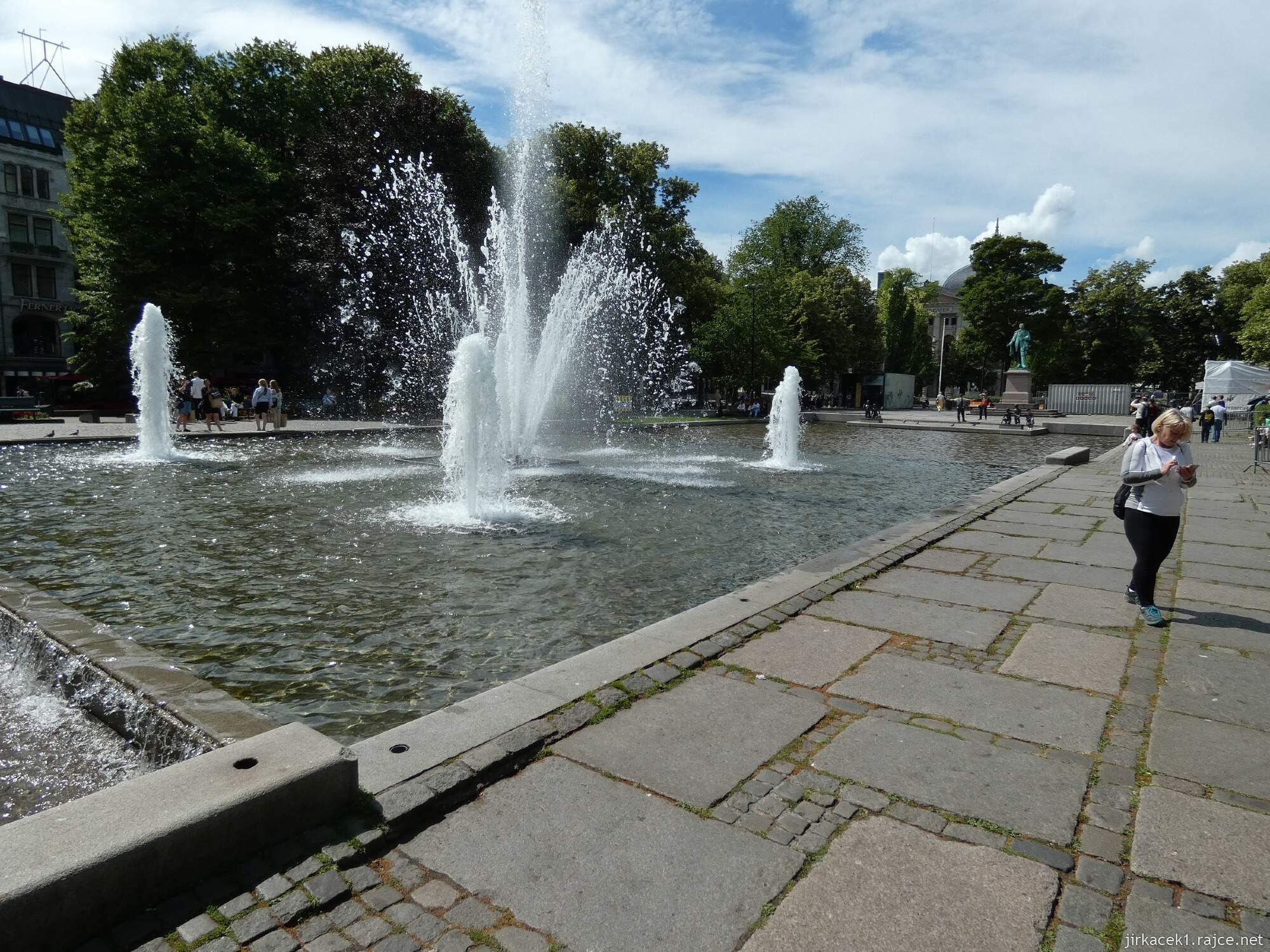 1c - Oslo - park Studenterlunden - fontána Påfuglen 016 - Spikersuppa Oslo - městský park Studenterlunden Jirka Komentáře Zatím žádný komentář 3. 7. 2024, 13:30 1/2500 s ƒ/2.8 4 mm 80 Vytvořte z alba: