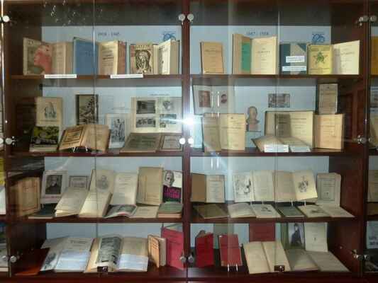 Evoluo de E-librokulturo 1887-1945