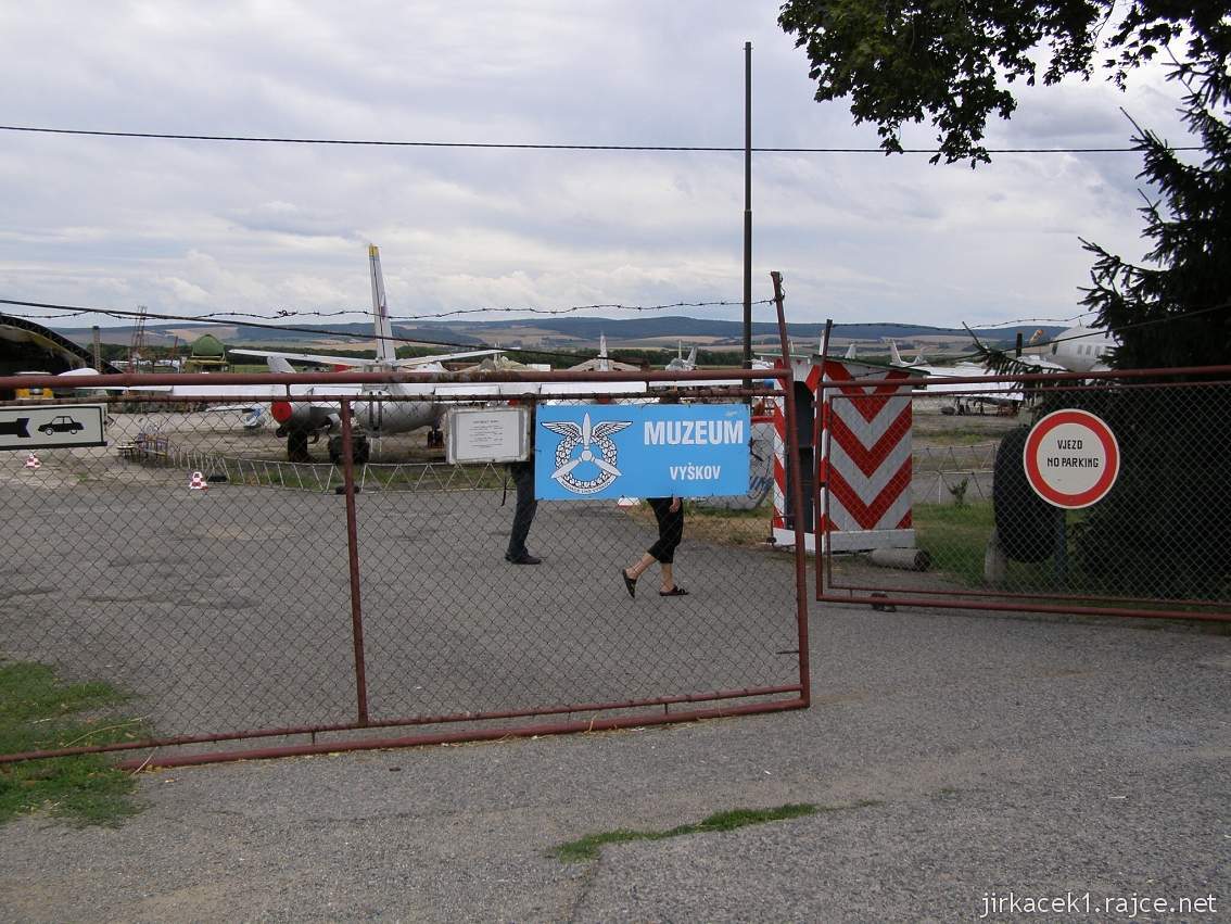 Vyškov - vojenské a letecké muzeum - vchod do muzea