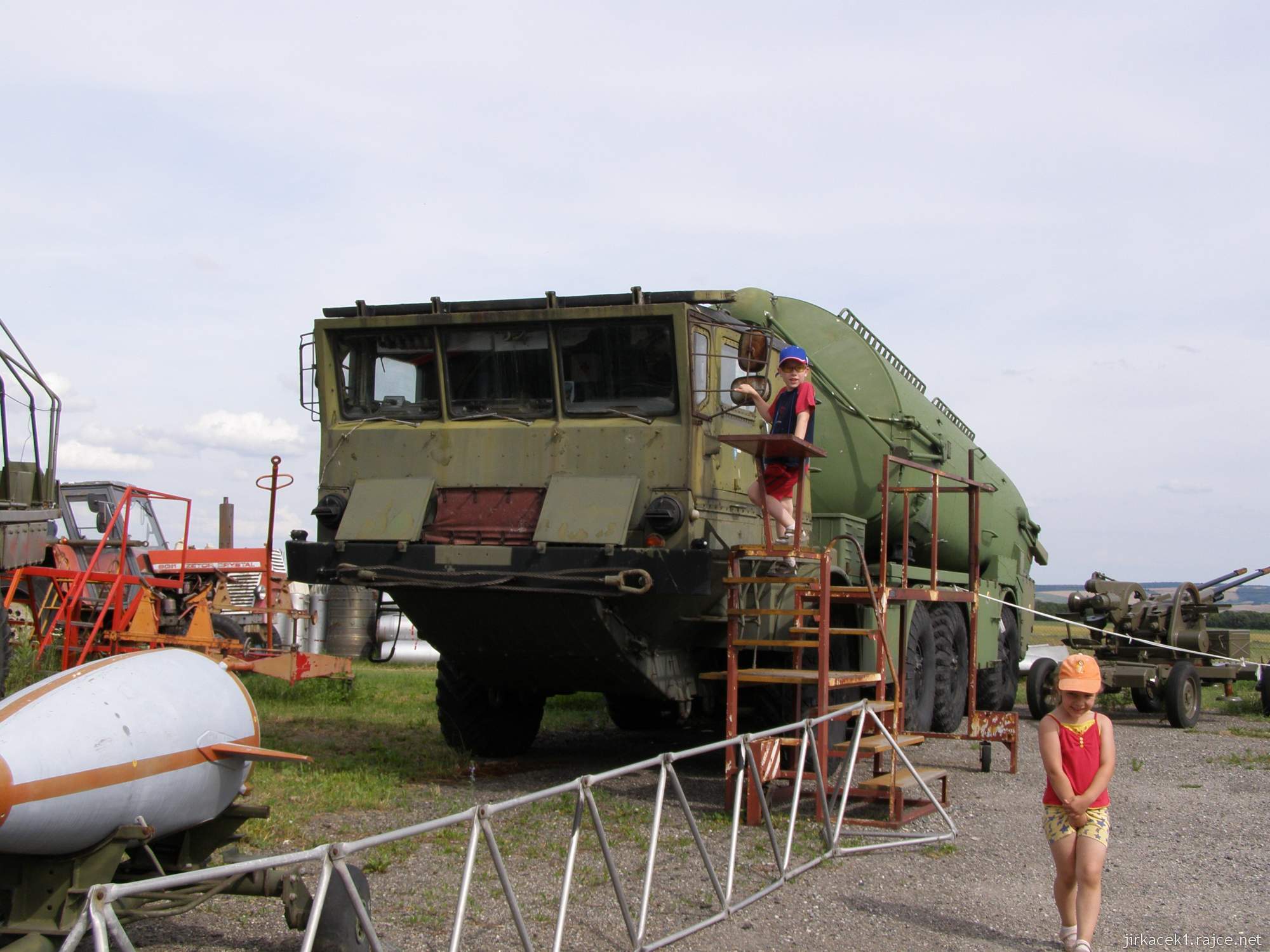 Vyškov - vojenské a letecké muzeum - VAZ-135 SPU Vypouštěcí zařízení pro bezpilotní průzkumné prostředky  VR3 Rejs
