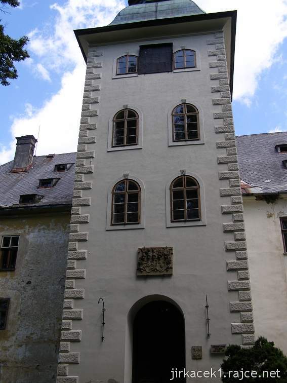 Janovice u Rýmařova - zámek - vstup do zámku