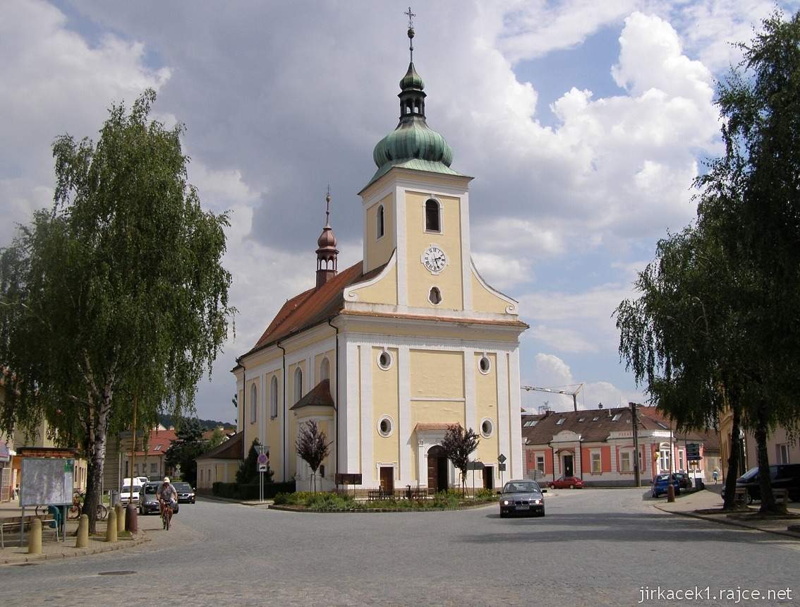 Veverská Bítýška - kostel sv. Jakuba - celkový pohled