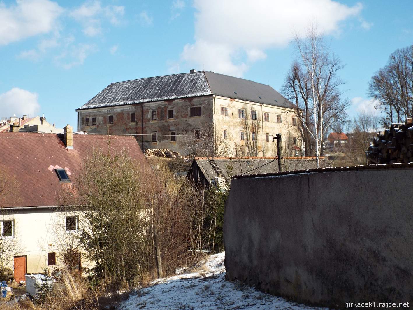 Potštát - zámek 01 - pohled z dálky