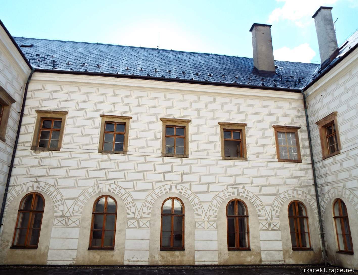 Potštát - zámek 05 - nádvoří