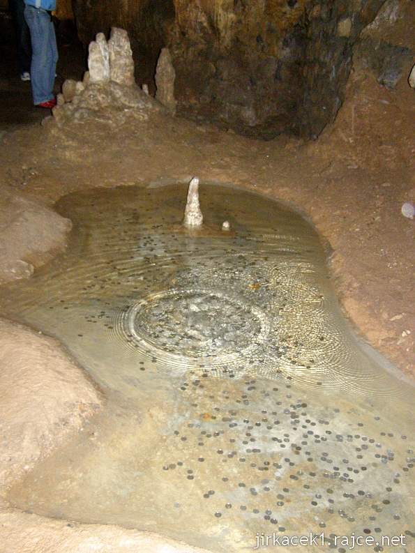 Ostrov u Macochy - jeskyně Balcarka - Popeluška a jezírko s mincemi