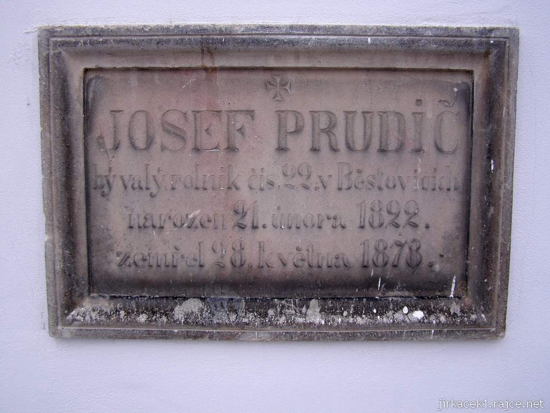Běstovice - kostel Všech svatých - hrob Josefa Prudiče, rolníka v Běstovicích