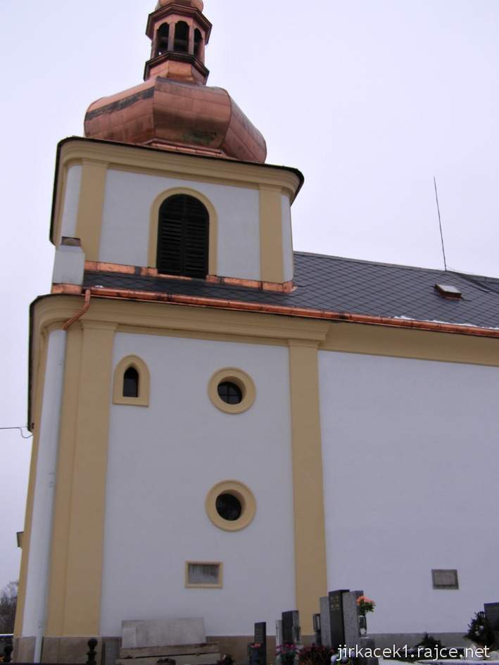 Běstovice - kostel Všech svatých - věž přistavěná k lodi