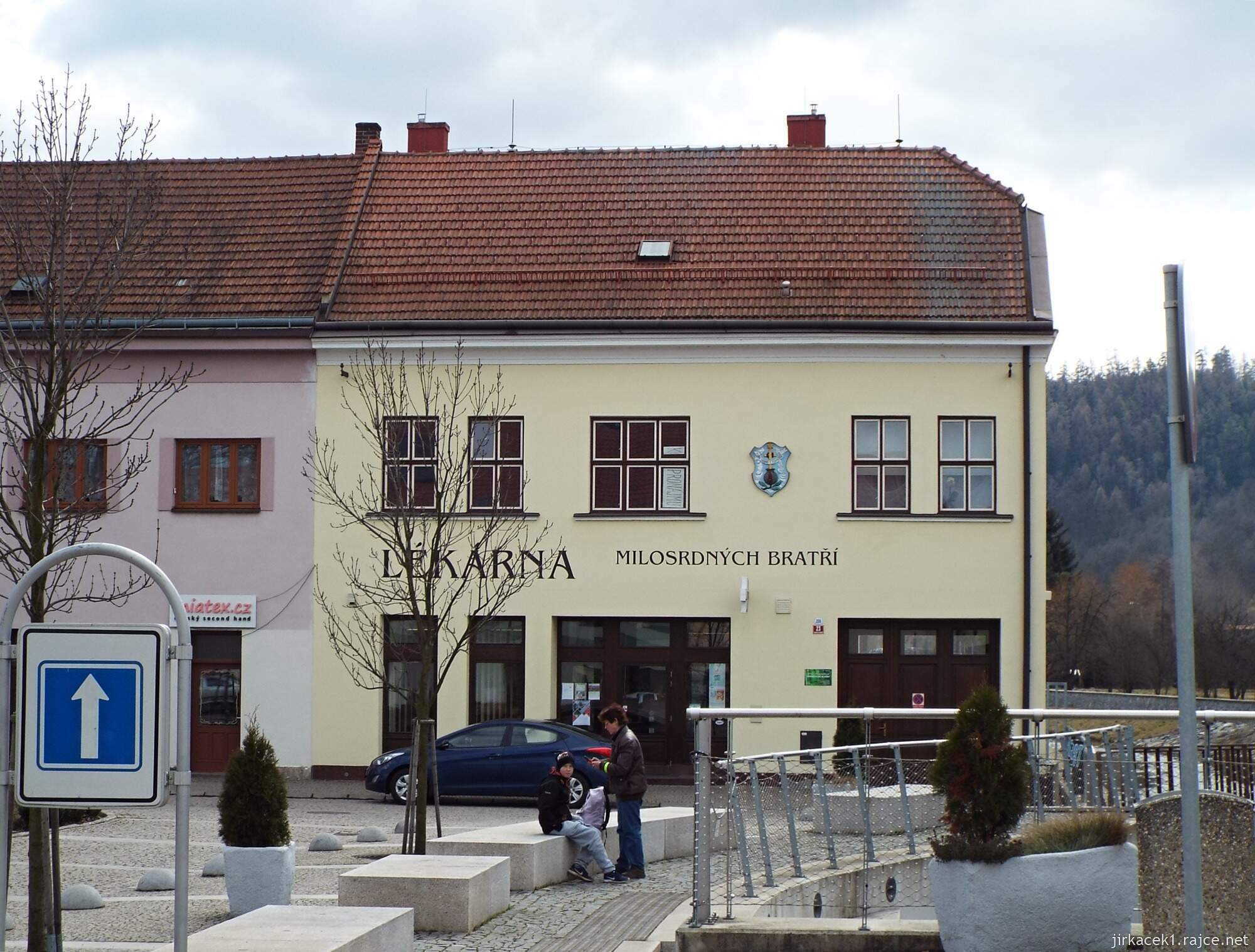 27 - Letovice - Masarykovo nám. 08 - dům č.23 s lékárnou u řeky Svitavy